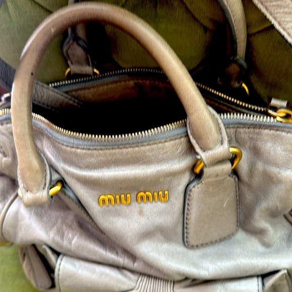 Miu Miu light grey Vitello large tote/crossbody bag - Picture 7 of 7